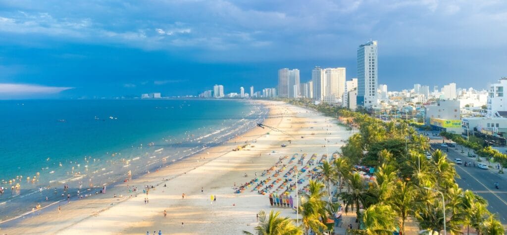 Danang - pogled na grad i plažu